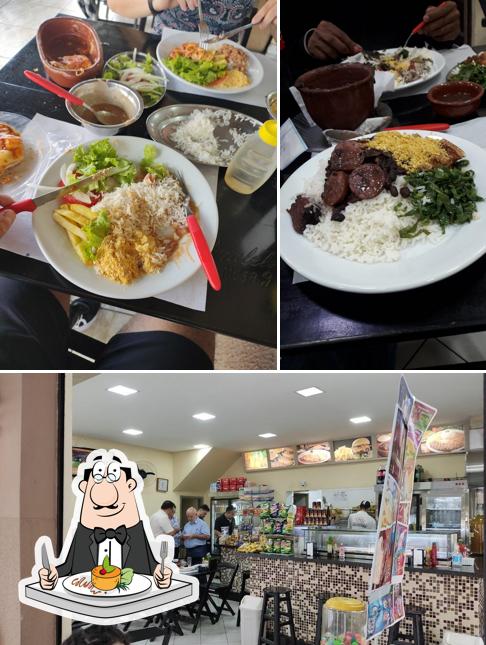 A comida e interior do restaurante