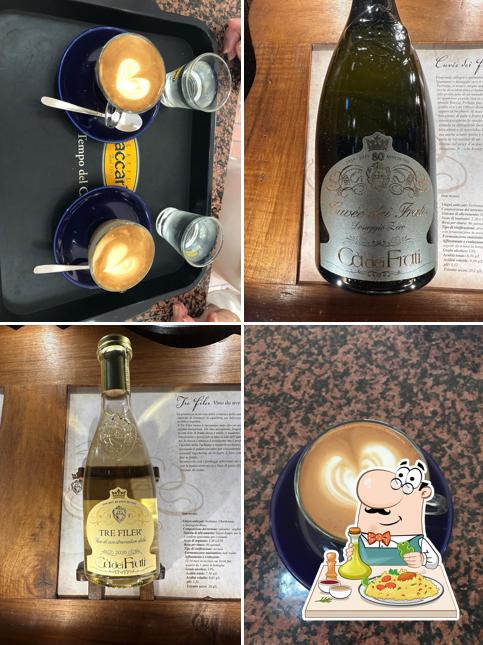 Platti al Bar Rosso e Blu