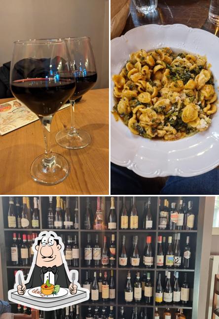 Tra le diverse cose da Pantagruel Osteria Maleducata si possono trovare la cibo e interni