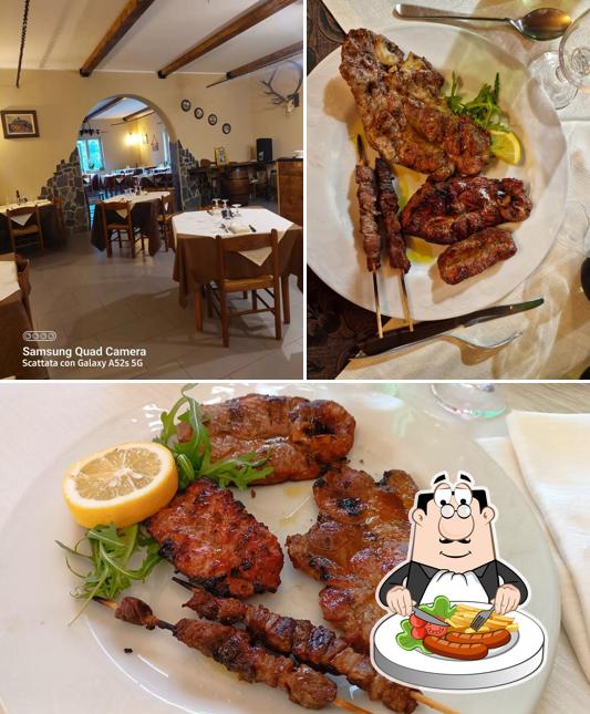 La cibo e interni del ristorante