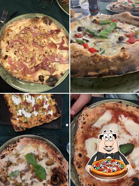 A Bola Caserta, puoi ordinare una bella pizza