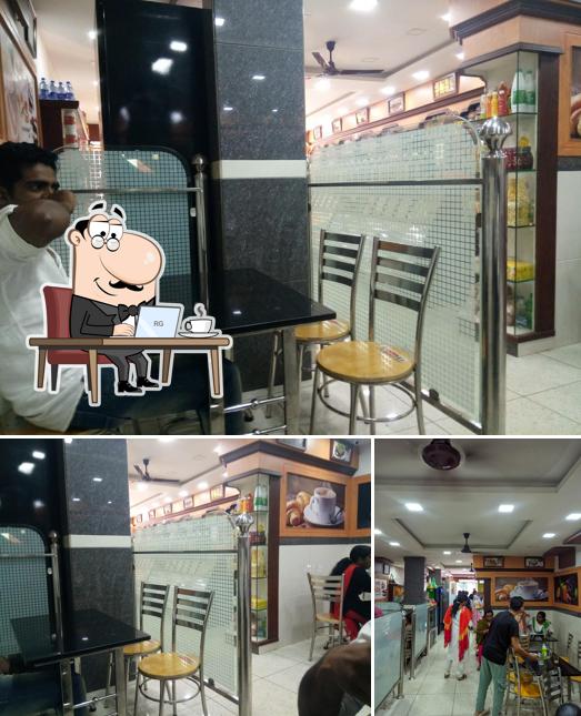 Check out how FAMOUS BAKERY looks inside