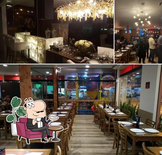 O interior do Pizzaria e Restaurante Vô Jaques BC / Buffet - Sushis - Pizzas - Almoço