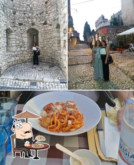 Dai un’occhiata alla immagine che presenta la esterno e cibo di Ristorante fraschetta Poli