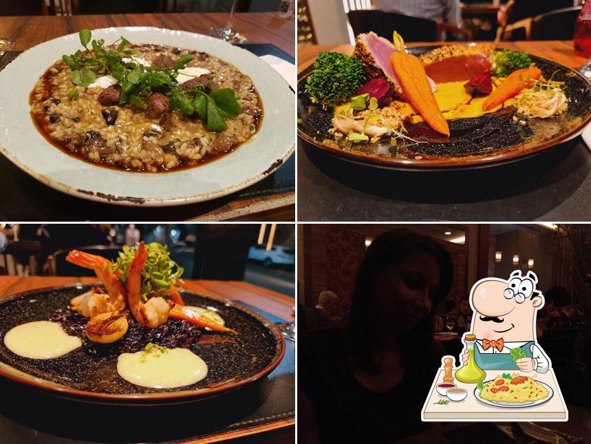 Comida em restaurante paiollo cascavel