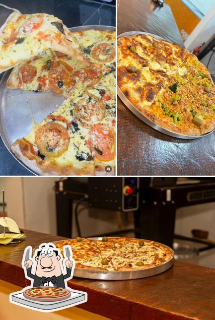 Escolha pizza no Boomerang Restaurante e Pizzaria
