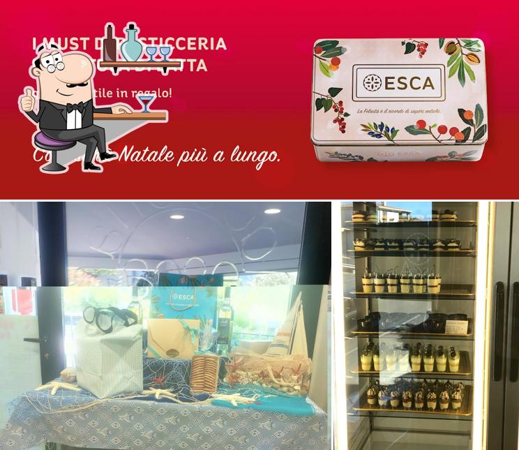 Gli interni di Pasticceria Esca Dolciaria