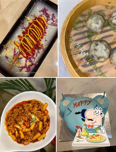 Food at Sinsa Seoul Cafe