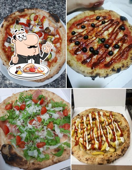 Ordina tra le svariate varianti di pizza