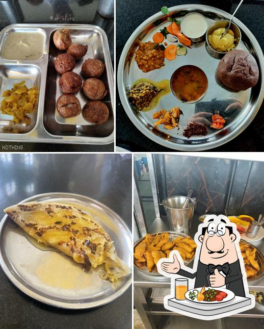 Food at Hotel Sri Malatesh Khanawali