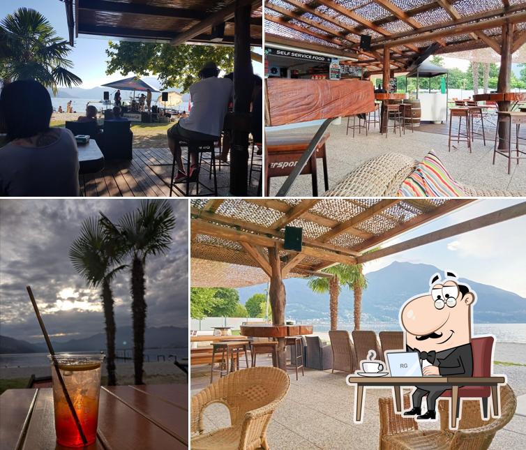 Siediti a un tavolo di Wake Inn Bar
