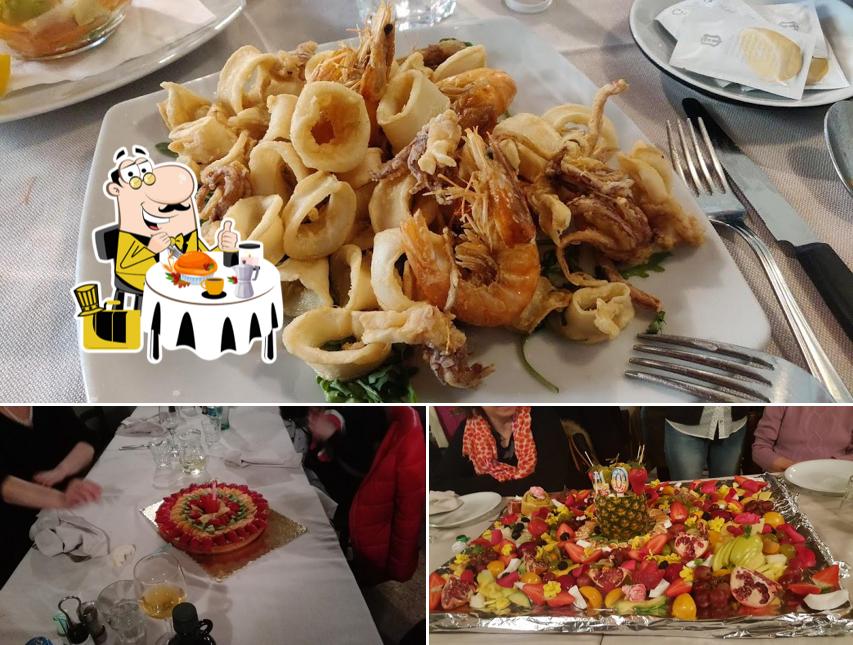 Dai un’occhiata alla foto che presenta la cibo e tavolo da pranzo di Osteria Ca' Nova