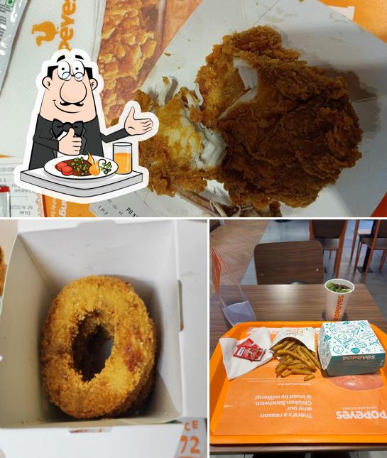 Fried chicken at Popeyes - Famous Louisiana Chicken