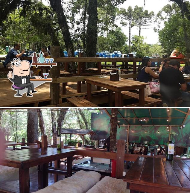 O interior do Sabor e Flor restaurante