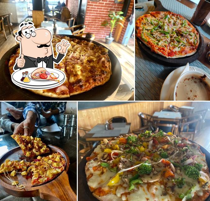 Order pizza at 7 Days Cafe (Rampur Bushahr )