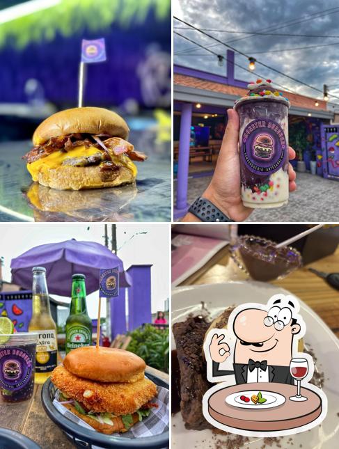 Comida em Monster Burguer Jd. California