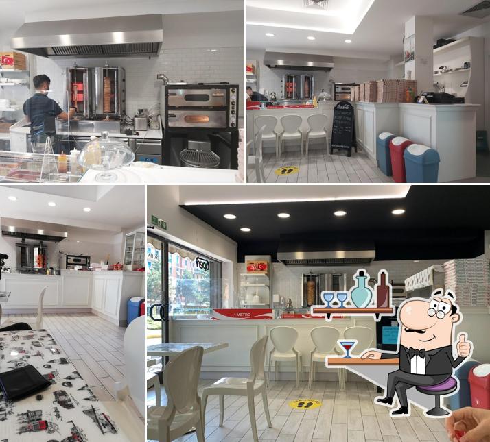 Siediti a un tavolo di Turkish Pascià kebab