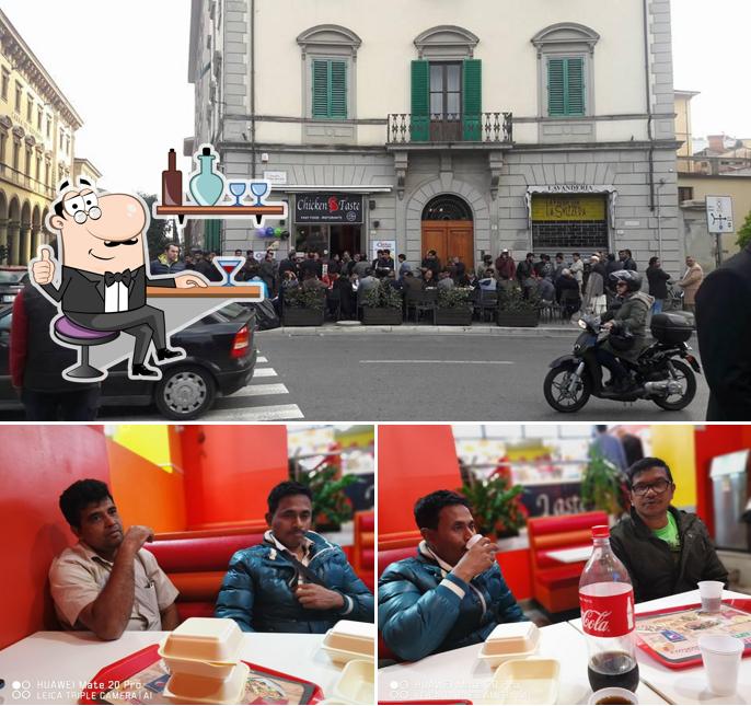 Siediti a un tavolo di Chicken Taste