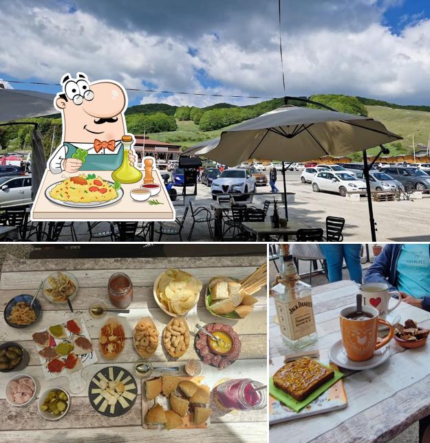 Tra le varie cose da Honey Saloon si possono trovare la cibo e esterno