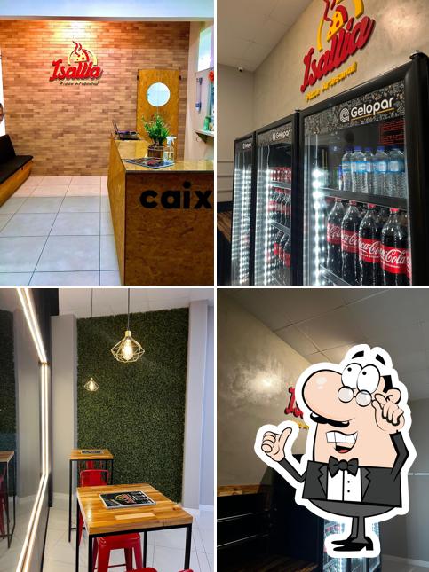 O interior do Isallia Pizzaria