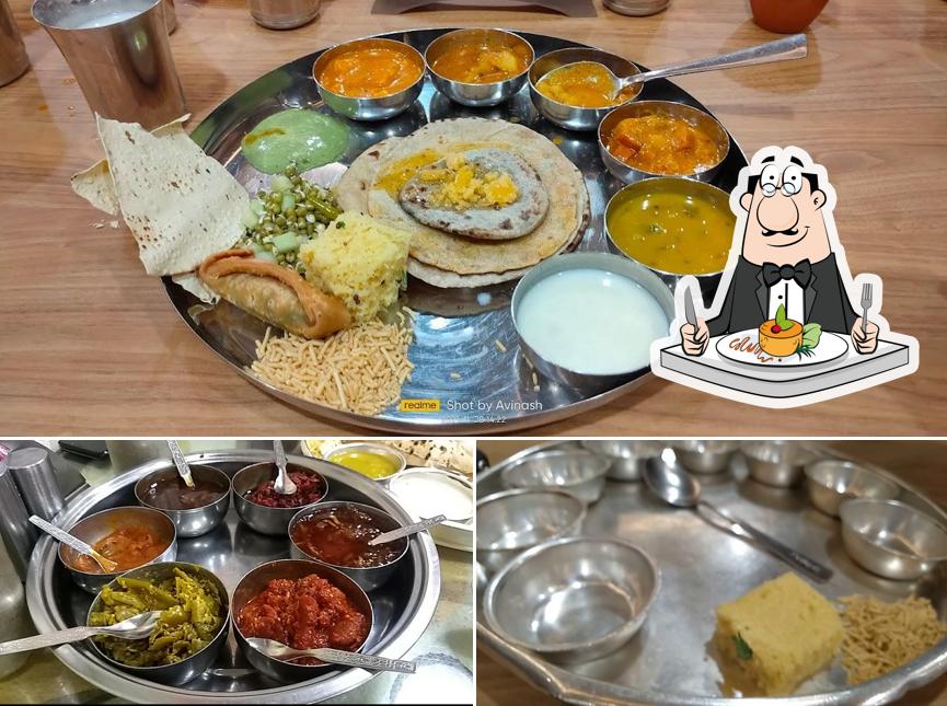 Food at Haldiram's Thaat Baat Restaurant