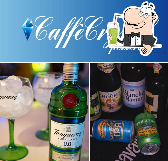 Caffè Crystal serve un'ampia varietà di drink