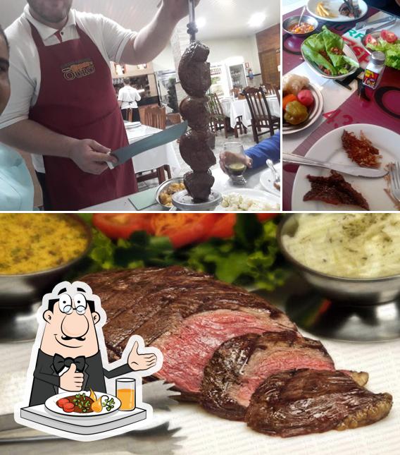 Comida em Churrascaria Espeto de Ouro