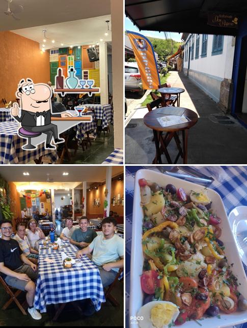 O interior do Dom Raposo Restaurante e Marmitaria