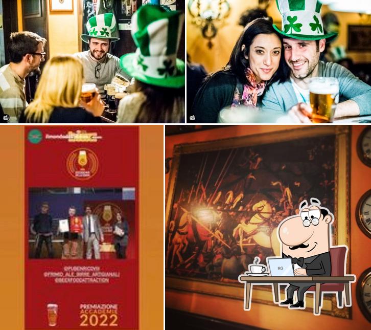Gli interni di Enrico VIII Pub