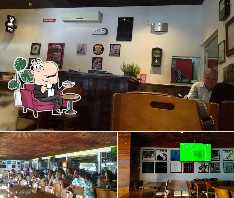 O interior do Santa Fé Bar