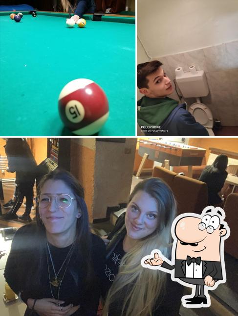 Dai un'occhiata agli interni di Bar Il Caminetto