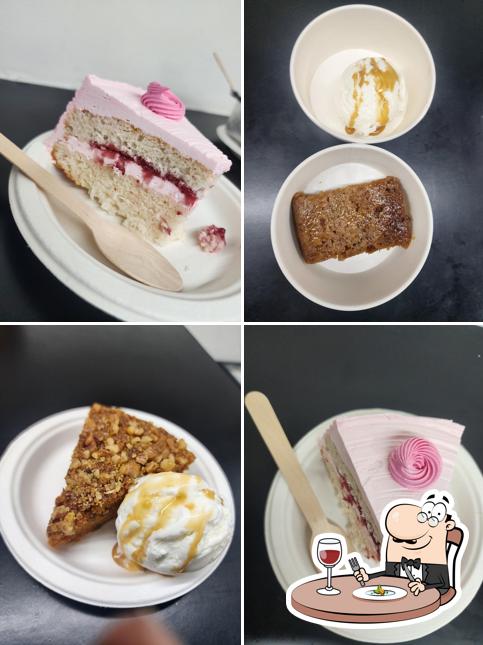 Meals at BAKE DA CAKE