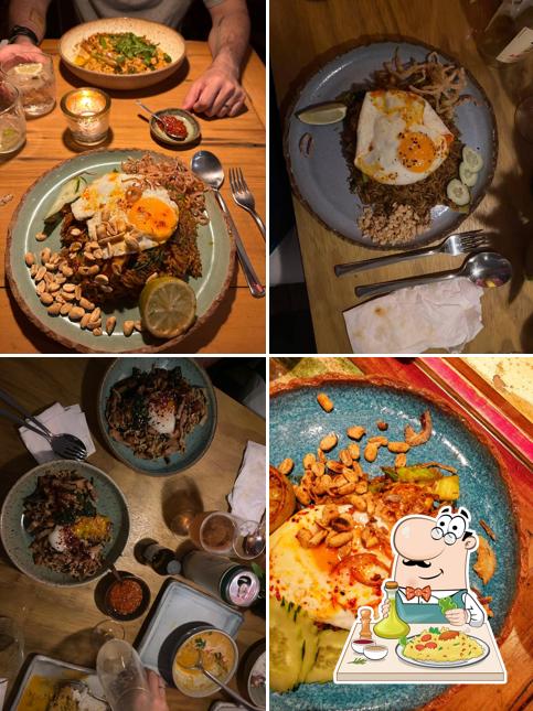 Nasi goreng em Nuh Asian Food