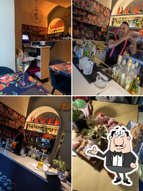 Siediti a un tavolo di Happiness Cafe & Bistrot