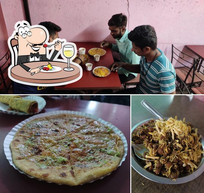 Food at Nilu Tea Centre