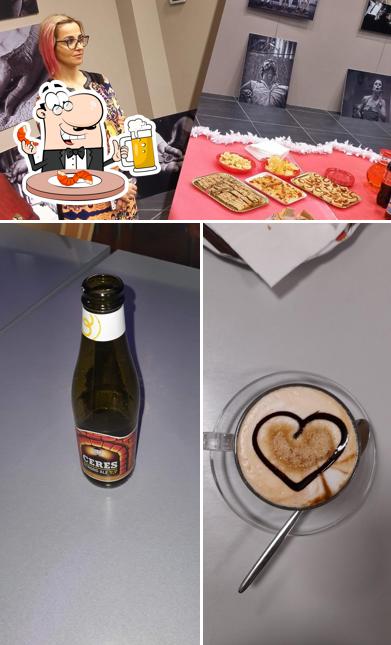Puoi ordinare un rinfrescante bicchiere di birra chiara o scura