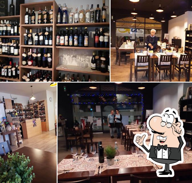 Gli interni di La Piazzetta Caffetteria Enoteca Tavola Calda