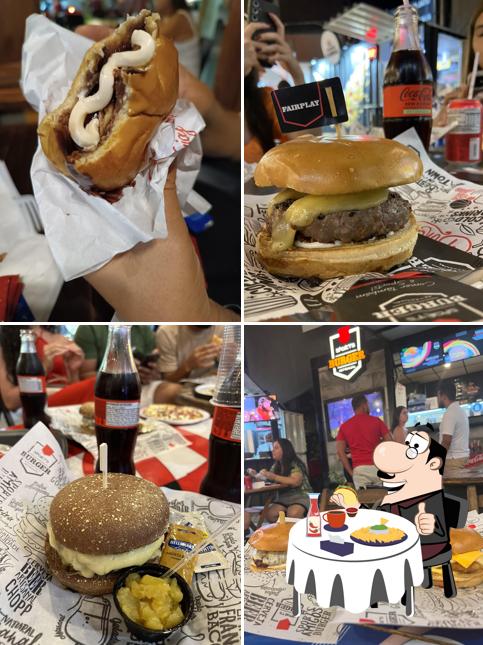 Delicie-se com um hambúrguer no Sports Burger
