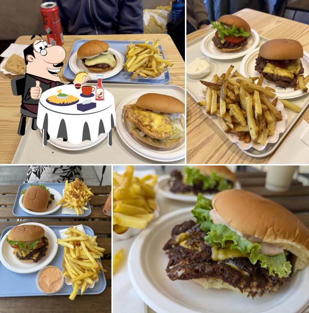 Concediti un bell'hamburger a KHEOPS Smashburgers