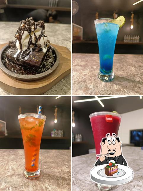 Chocolate cake at Shakers n hackers