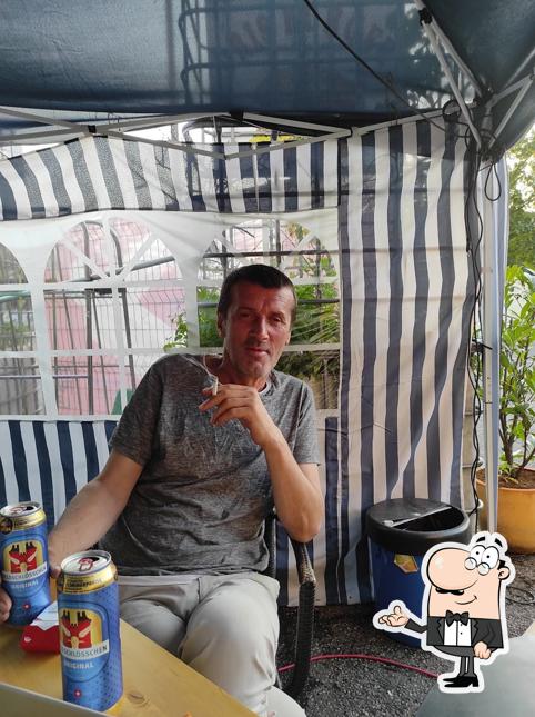Gli interni di Imri`s Grill