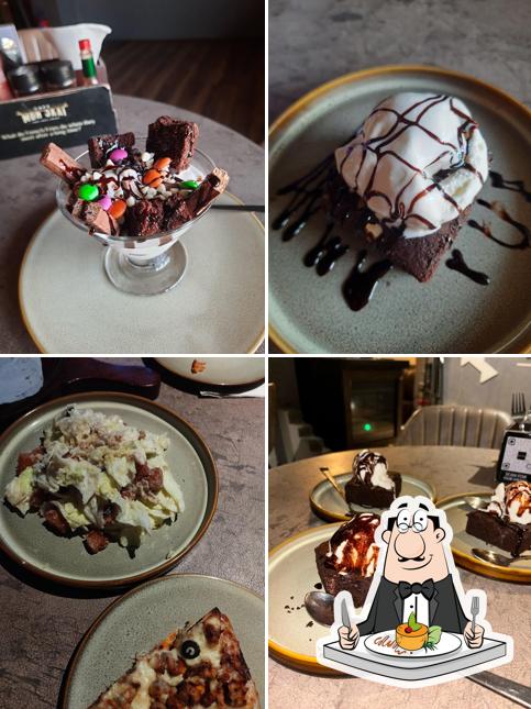 Food at Cafe Monjaai