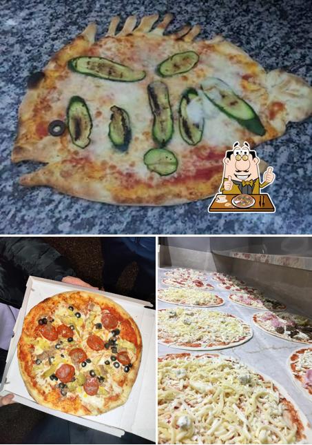Ordina una pizza a PIZZERIA PIEDINERIA PIRAMIDI