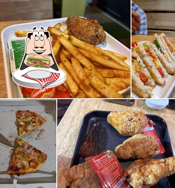 Club sandwich at HOT WINGS