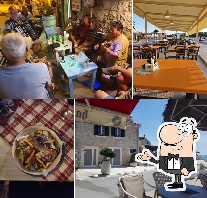 Dai un'occhiata agli interni di Martell Caffe Bar