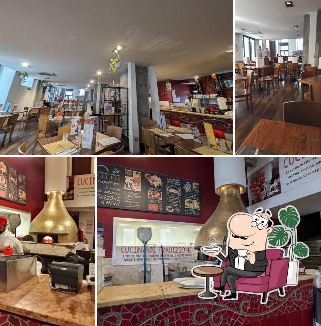 Siediti a un tavolo di Rossopomodoro