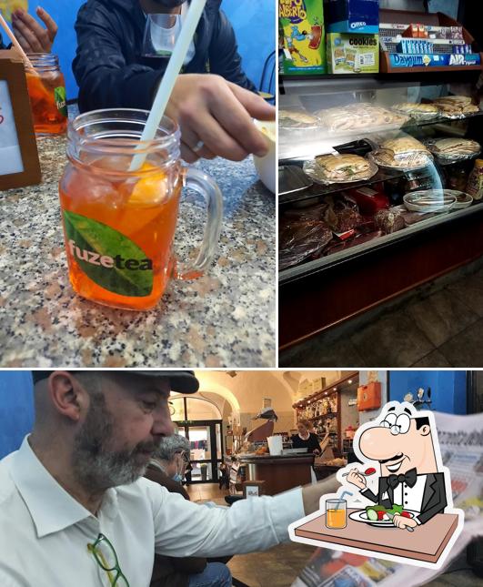 Dai un’occhiata alla foto che raffigura la cibo e bancone da bar di Bar del Corso