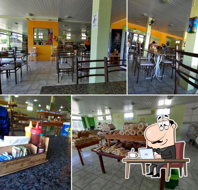 O interior do Ponto do pastel Roger