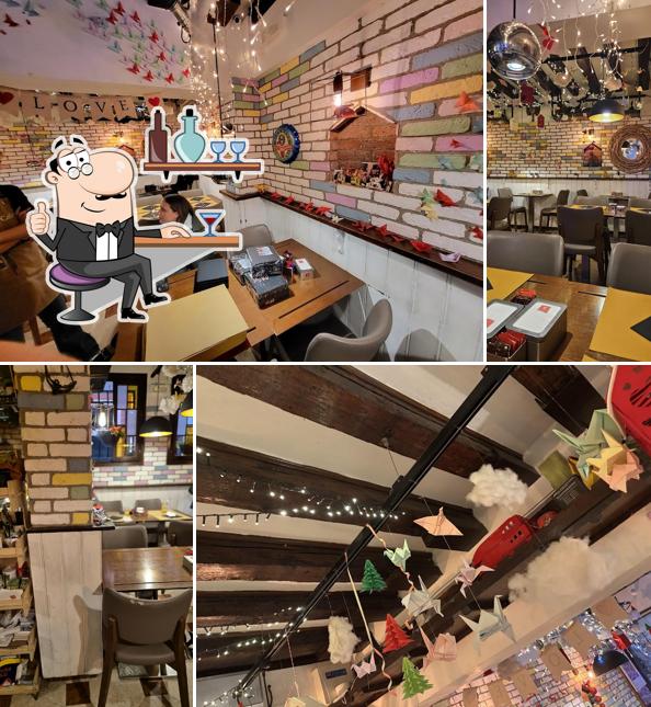 Siediti a un tavolo di Brunch Cafè