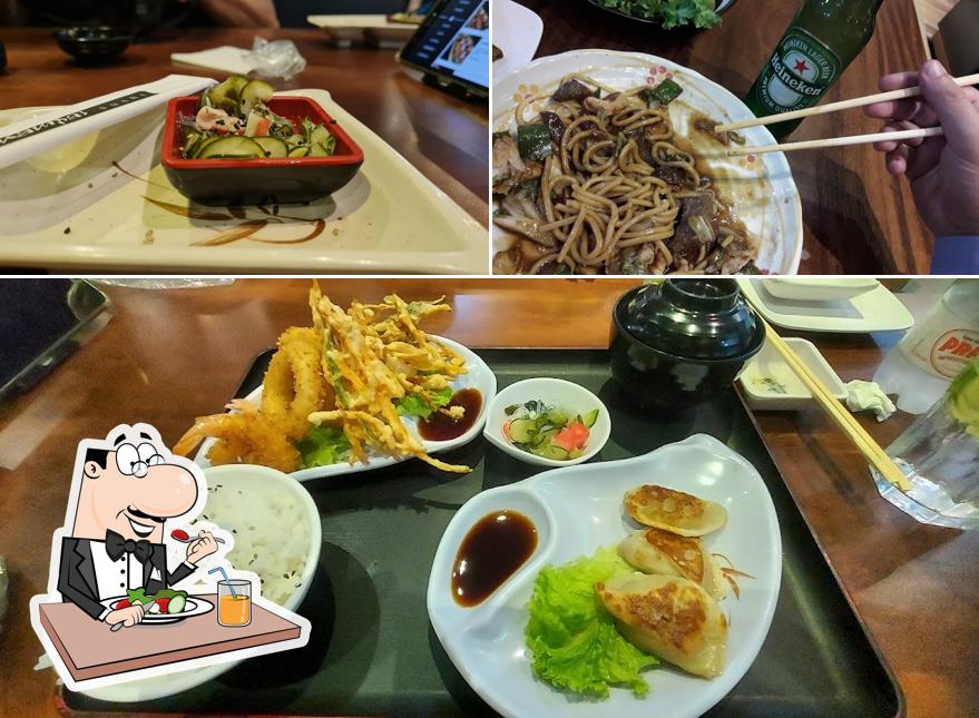 Comida em China Cook & Kampai Sushi